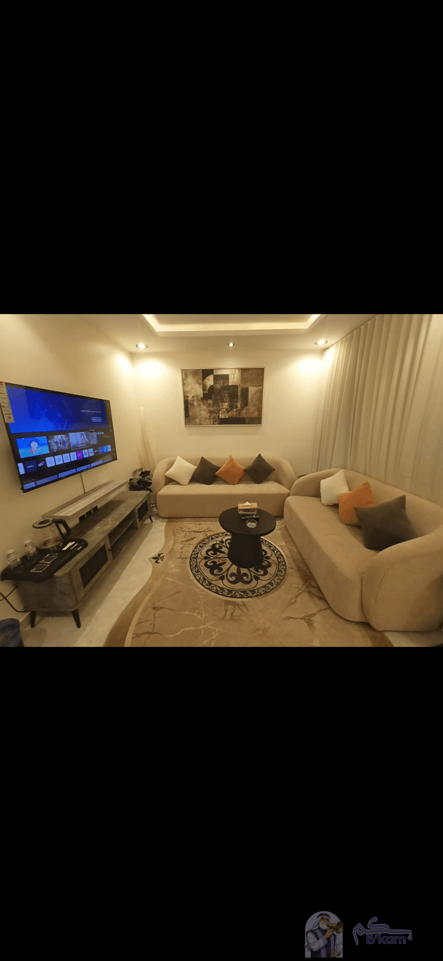 شقه غرفه وصاله بسطح خاص مؤثثه بالكامل